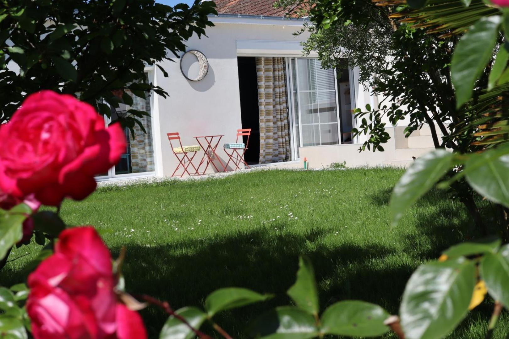 Jacuzzi Privatif Li Li Et Rose Bed & Breakfast *
